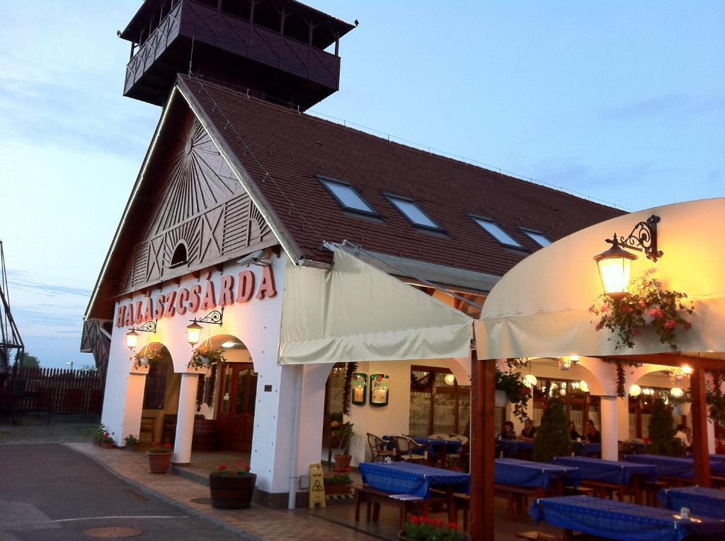 Fehertoi Halaszcsarda Es Szalloda Szatymaz Экстерьер фото