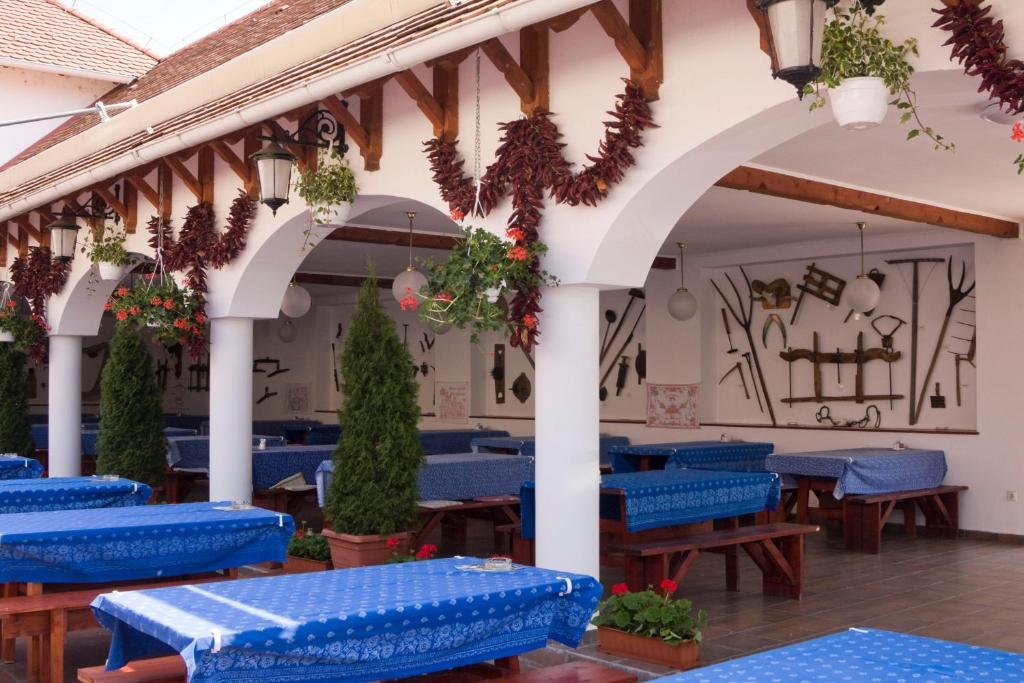 Fehertoi Halaszcsarda Es Szalloda Szatymaz Экстерьер фото